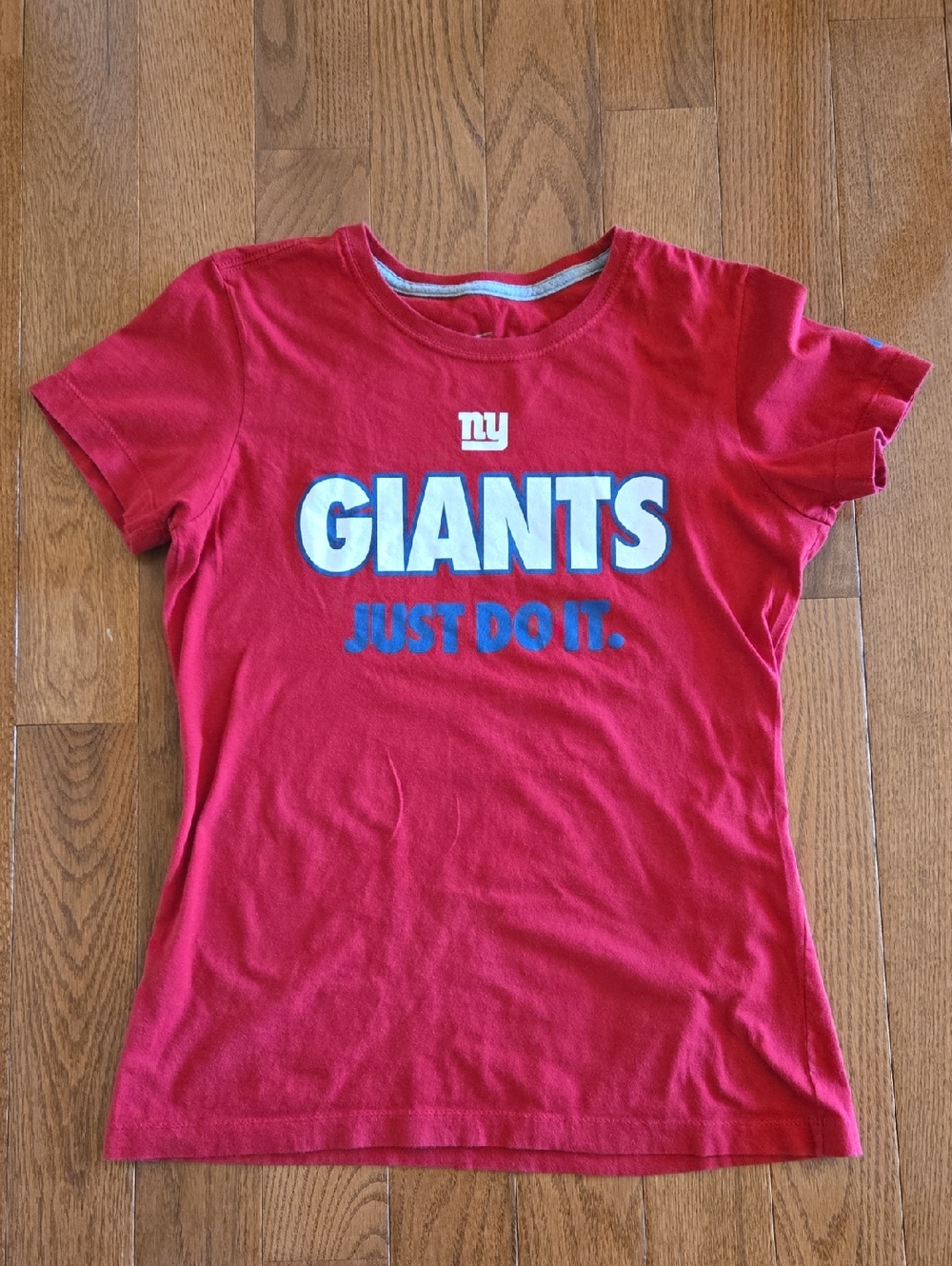 Nike Red 'GIANTS' Logo Crewneck Tee with Blue Accents